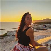 Studentessa universitaria impartisce ripetizioni in matematica