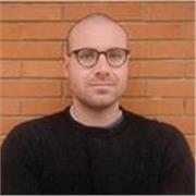 Laureato in DAMS e scienze storiche con ottime conoscenze di lingua inglese, musicista (Basso elettrico), disponibile per aiuto compiti, ripetizioni, lezioni di strumento e teoria e armonia musicale. Lezioni Online o in presenza.