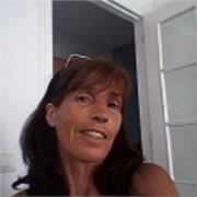 Me defino como profesora de francés como lengua extranjera, con experiencia en la enseñanza a niños, adolescentes y adultos. 