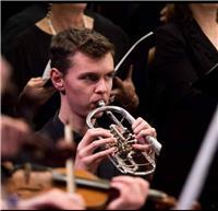Buongiorno, sono uno studente di tromba laureando al biennio al conservatoire della valle d'aosta, ho collaborato con numerose orchestre quali la filarmonica del teatro regio di torino, l'orchestra del teatro olimpico di vicenza, l'orchestra filarmonica i