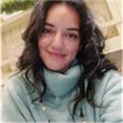 Soy alegre, responsable y dinámica. Me gustaría dar clases a adolescentes o adultos.