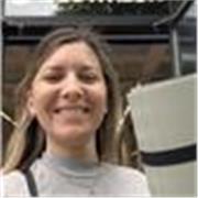 Instructora de yoga para niños, adultos y personas mayores. Presencial y online.
Entiendo el yoga como una filosofía de vida.