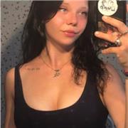 Mi chiamo irina ronzoni e cerco di far passare la mia passione per la lingua inglese a chi ha voglia di imparare con me!