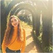 Estudiante de último curso de Traducción e Interpretación (Inglés), imparto clases de inglés niveles A1-B2 online. Soy una apasionada de los idiomas y de la enseñanza, y tengo experiencia previa dando clases en línea.