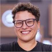 Professora formada em Letras dá aulas de redação para ENEM, vestibulares e concursos