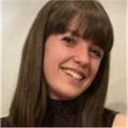 Studentessa fuori sede al primo anno di università, diplomata al liceo linguistico, offre ripetizioni