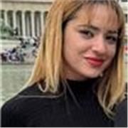 Profesora titulada con màs de 11 años de experiencia en la materia 