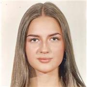 Profesora titulada en Bachillerato de modalidad de Ciencia y Tecnología.