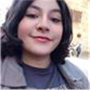 Profesora de español enfocada en enseñanza personalizada y didactica