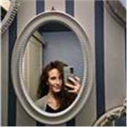 Diplomata al Liceo Classico Vittorio Alfieri e studentessa al quarto anno di giurisprudenza, offre ripetizioni di italiano