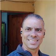 Soy Profesor de Inglés graduado con más de 30 años de experiencia. Dicto cursos conversacionales y asesorías académicas a estudiantes de primaria, media y diversificada