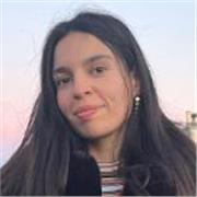 Soy nativa Española y busco ayudar a gente que necesite mejorar su conversación