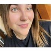 Profesora titulada en Educación primaria con la mención de pedagogía terapéutica y actualmente cursando audición y lenguaje.