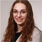 Einser-Abiturientin mit 10 Jahren Erfahrung bietet professionelle und auf dich abgestimmte Nachhilfe