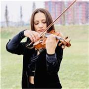 Docente di Lettere con esperienza, disponibile per lezioni personalizzate e supporto allo studio