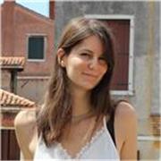 Laureata magistrale in lingue, residente in Francia, impartisce lezioni private di francese dall'A1 al C1. 