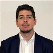 Je suis trader indépendant financé et j’évolue dans le domaine de la finance de marché. 