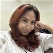 Profesora de inglés, imparte clases online a niños y adolescentes