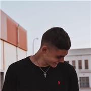 Profesor de matemáticas imparte clases a estudiantes de ESO y Bachillerato