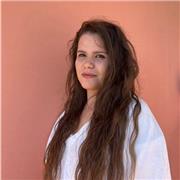 Salve, sono una ragazza laureata in Economia e offro ripetizioni di matematica per elementari, medie e superiori