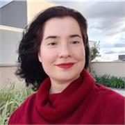 Professora de inglês empresarial com vasta experiência internacional