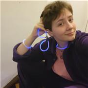 Gymnasiastin,gute Deutsch/Russischkenntnisse/mittlere Englischkenntnisse, ich bringe Russen/Ukrainern deutsch bei manchmal