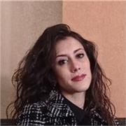 Studentessa di Psicologia impartisce lezioni in smartworking