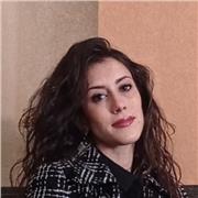 Studentessa di Psicologia impartisce lezioni in smartworking