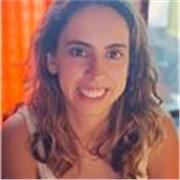 Profesora de Diseño Gráfico online con experiencia en el mundo de la creación gráfica y en el ámbito televisivo.