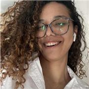 Je donne des cours de soutiens aux éléves de primaire, collège et lycée, ainsi qu'aux éléves en licence de droit.