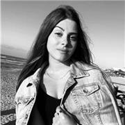 Diplomata in materie classiche impartisce lezioni private a studenti di liceo o istituti professionali