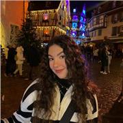 Profesora de inglés, así como profesora de refuerzo para asignaturas de educación primaria y secundaria