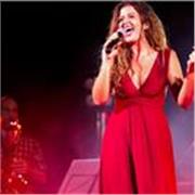 Profesora de canto con más de 12 años de experiencia profesional