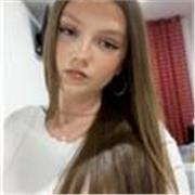 Me defino como una persona muy creativa, alegre,risueña,etc, y quiero dar clases a niños para que desarrollen su creatividad.