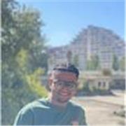 Experienced English tutor helping students gain confidence in speaking and writing.