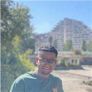 Experienced English tutor helping students gain confidence in speaking and writing.