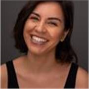 Profesora de Canto e Interpretación. Soy actriz, cantante y vocal coach