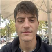 He realizado primaria, eso, grado medio y superior de deportes y quiero estudiar educación primaria. Se me da muy bien la lengua catalana, castellana, medio natural…
