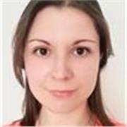 Diplomata liceo scientifico, Laureata in Ostetricia con lode