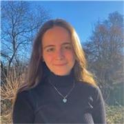 Insegnante per aiuto compiti online di italiano (madrelingua) e inglese, con certificazione C2 e 5 anni di studi all’estero.