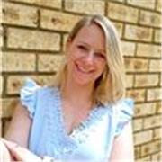 I am an experienced English online facilitator with 4 years of teaching experience, helping international learners.