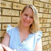 I am an experienced English online facilitator with 4 years of teaching experience, helping international learners.