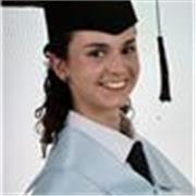 Doy clases de inglés a niños y a otras personas que quieran mejorar su nivel. 