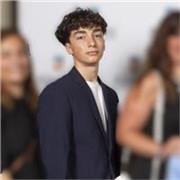 Estudiante de 2º de Bachillerato (9,5 de media), con C1 de inglés y Dual Diploma, ofrece clases de mates, física, química e inglés