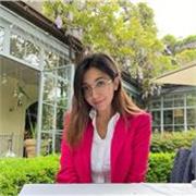 Laureata in Farmacia impartisce lezioni di Biologia, Biochimica e Chimica a studenti del liceo e istituti tecnici