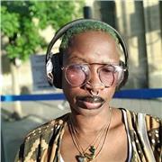 We are a native English speaker and have experience tutoring from basic level to university.