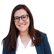 Maestra de Educación Primaria. Resido en Elche y ofrezco clases online y podría desplazarme también dentro del municipio. Matemáticas, ciencias sociales, valenciano y lengua castellana para repaso. Me adapto al ritmo y capacidades de cada alumno o alumna.