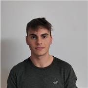 Técnico informático con First Certificate Cambridge. Desde pequeño he estudiado inglés y trabajo en el aeropuerto hablando inglés.