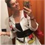 Studentessa di liceo linguistico per ripetizioni
