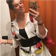 Studentessa di liceo linguistico per ripetizioni